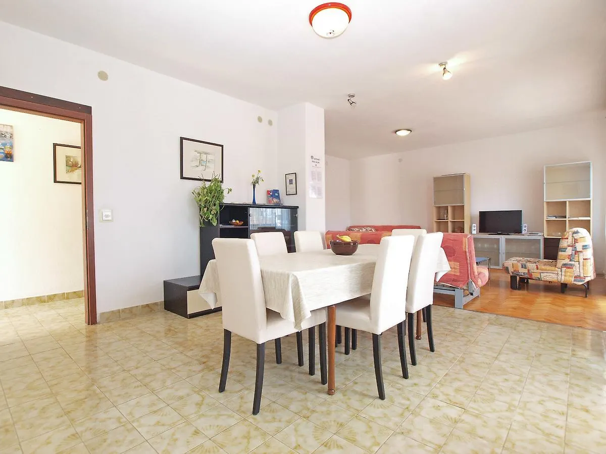 Apartment Zvonko 1565 Medulin