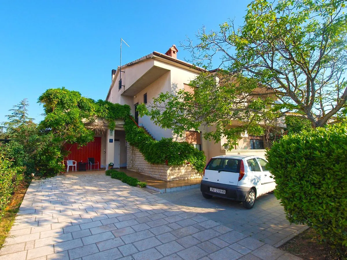 Apartment Zvonko 1565 Medulin 0*,  Croatia